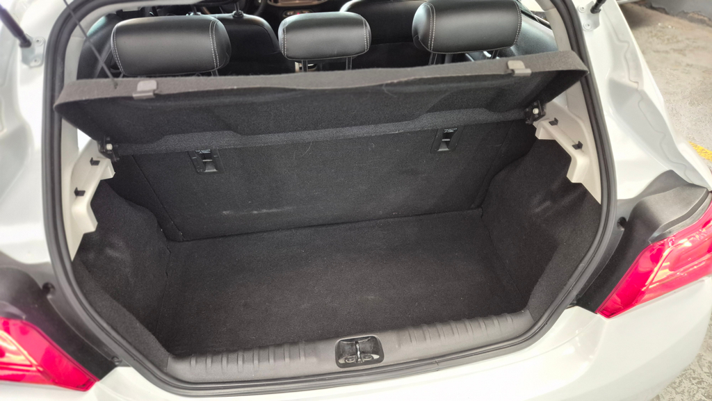 Chevrolet Onix Branco