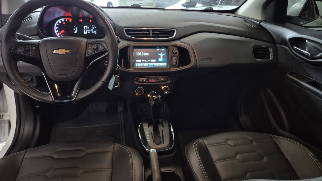 Chevrolet Onix Branco