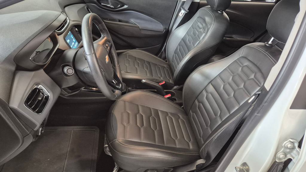 Chevrolet Onix Branco