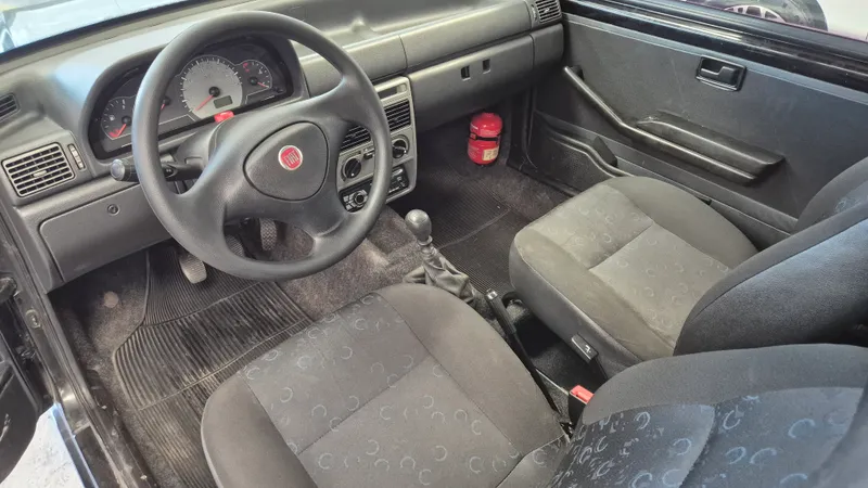 Fiat Uno Preto