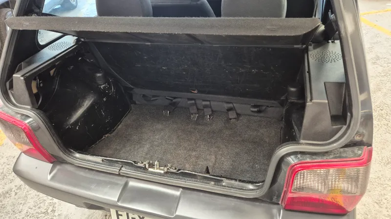 Fiat Uno Preto