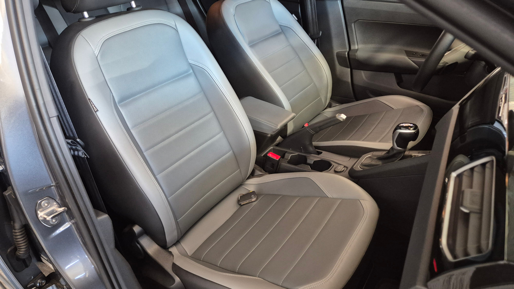 Volkswagen Nivus Cinza