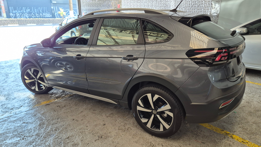 Volkswagen Nivus Cinza