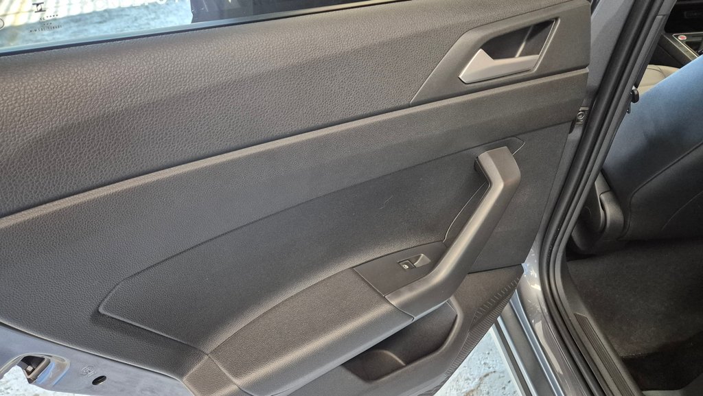 Volkswagen Nivus Cinza