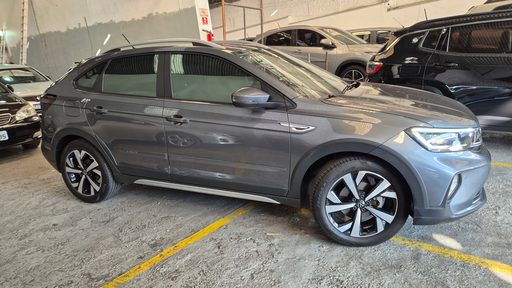 Volkswagen Nivus Cinza