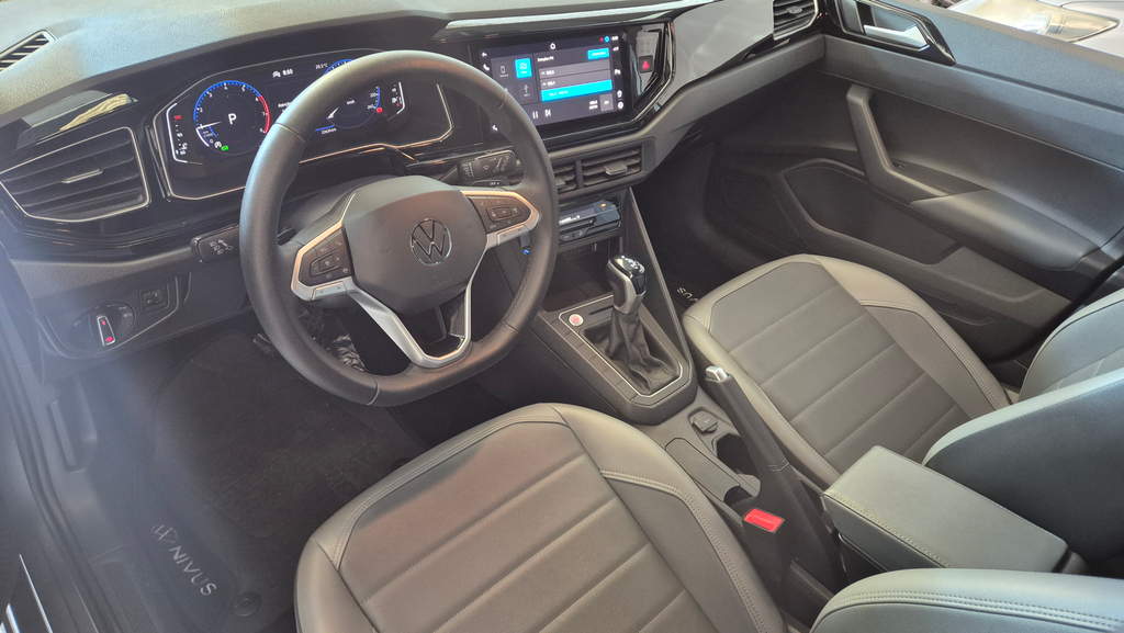 Volkswagen Nivus Cinza
