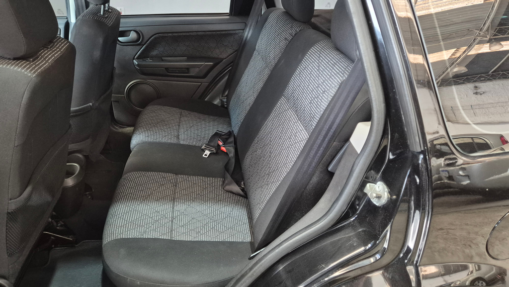 Ford EcoSport Preto