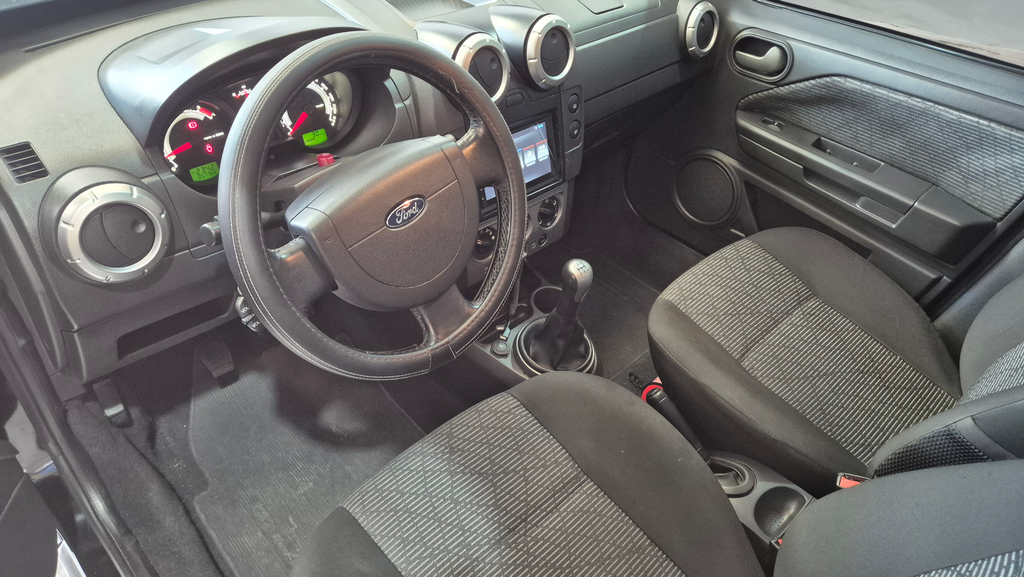 Ford EcoSport Preto