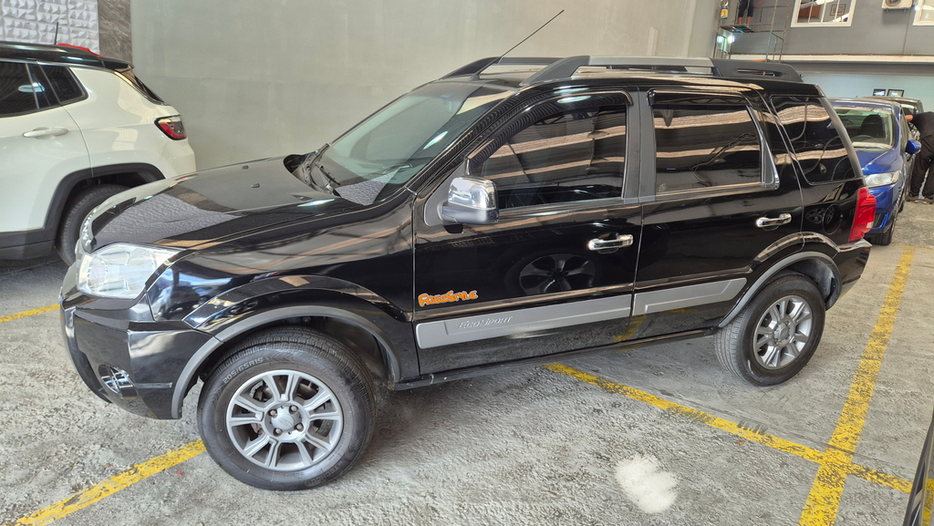 Ford EcoSport Preto