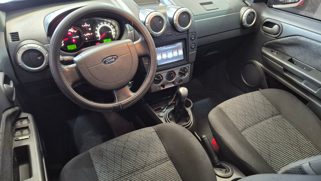Ford EcoSport Preto