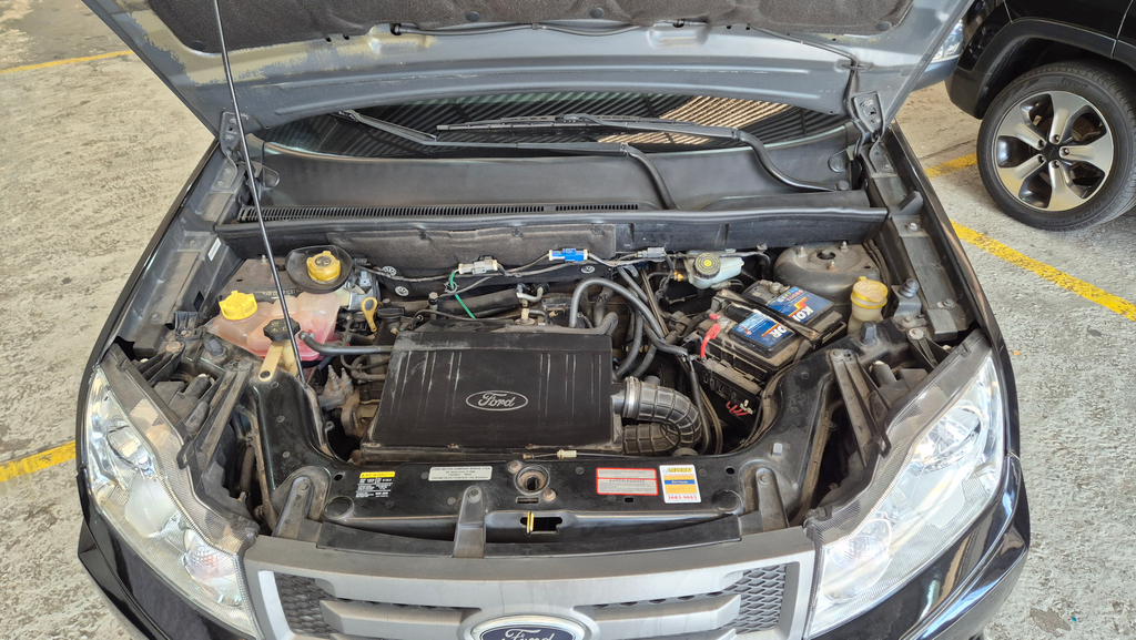 Ford EcoSport Preto