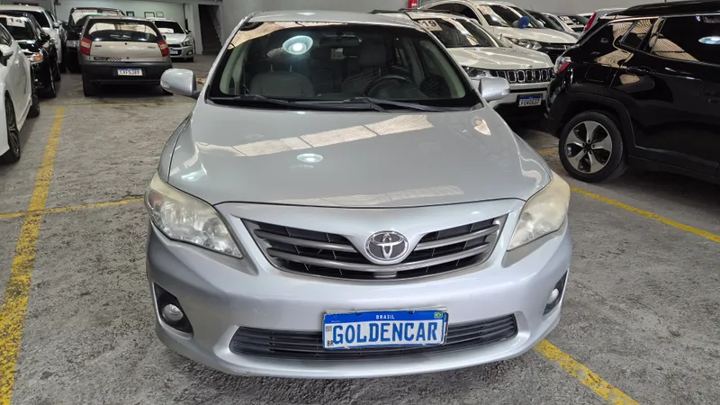 Toyota Corolla Prata