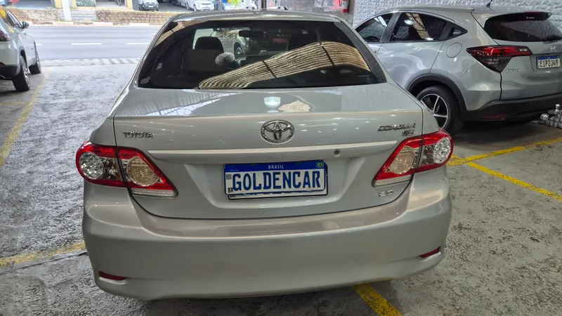 Toyota Corolla Prata