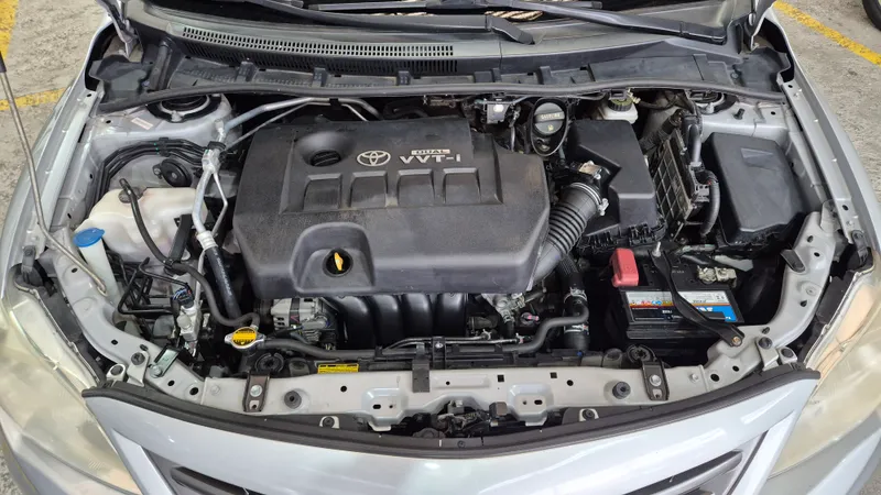 Toyota Corolla Prata