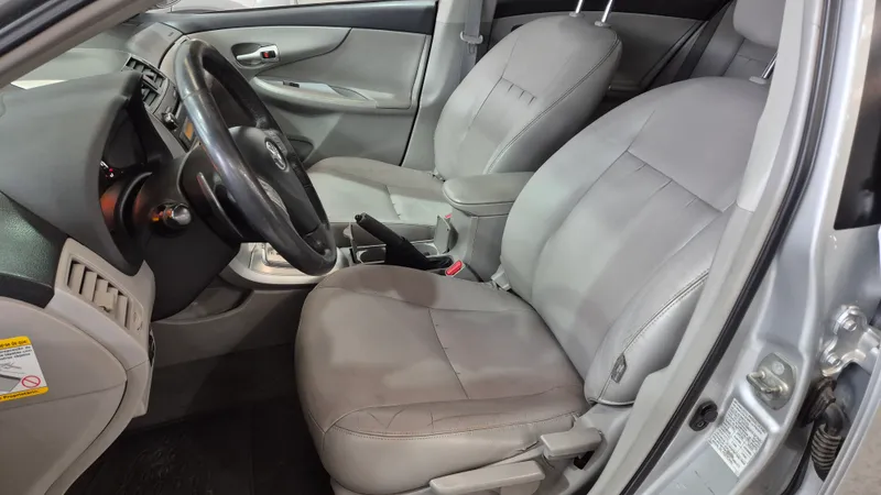 Toyota Corolla Prata