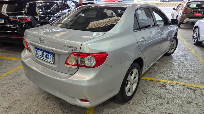Toyota Corolla Prata