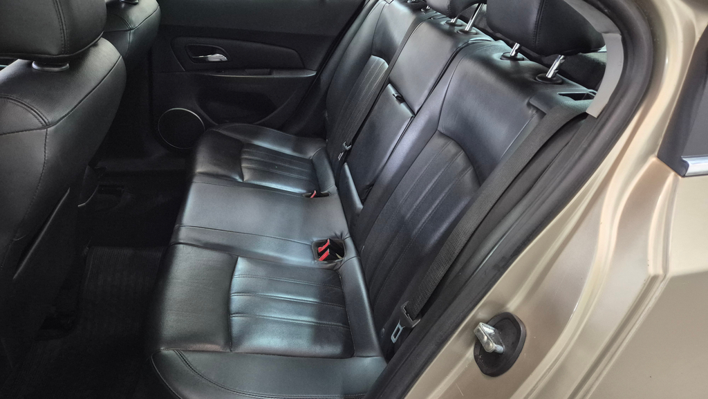 Chevrolet Cruze Sedan Dourado