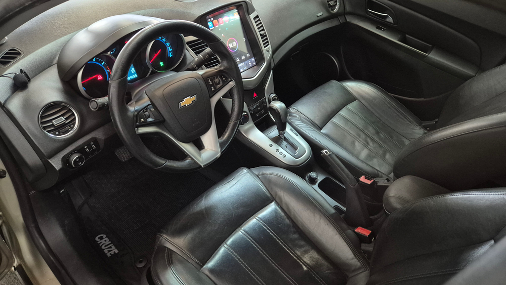 Chevrolet Cruze Sedan Dourado