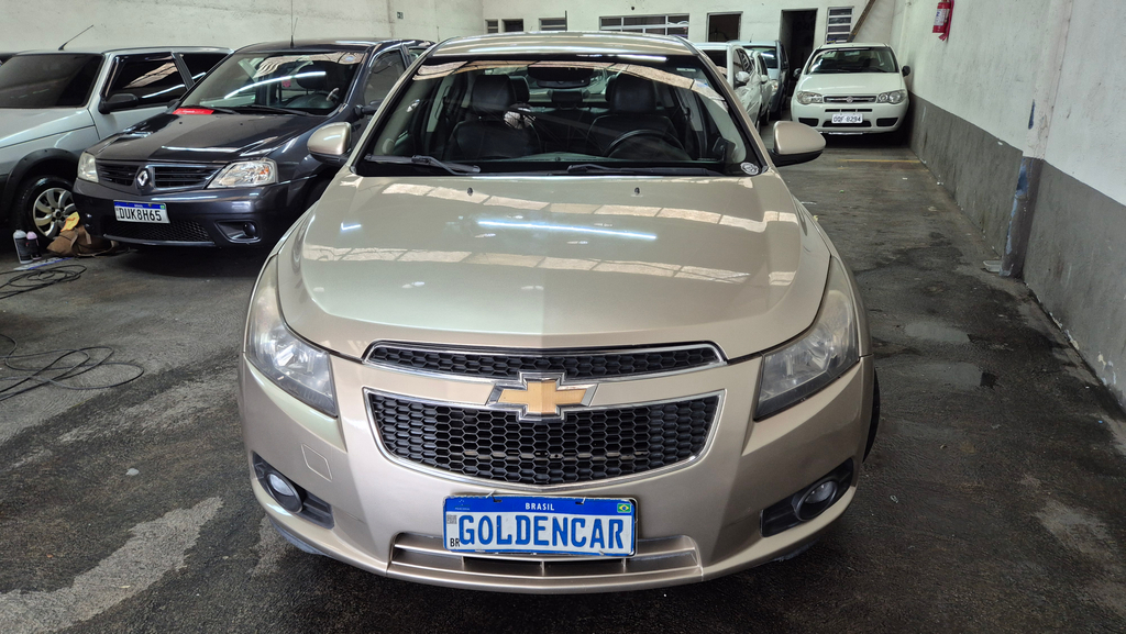 Chevrolet Cruze Sedan Dourado