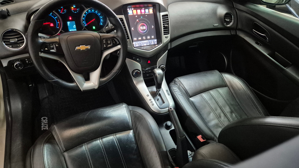 Chevrolet Cruze Sedan Dourado