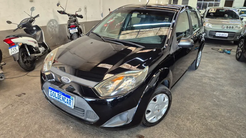 Ford Fiesta Hatch Preto
