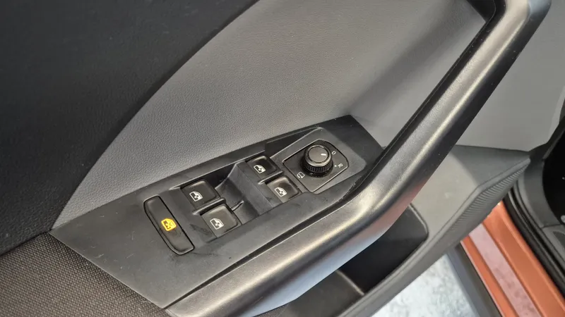 Volkswagen T-Cross Marrom