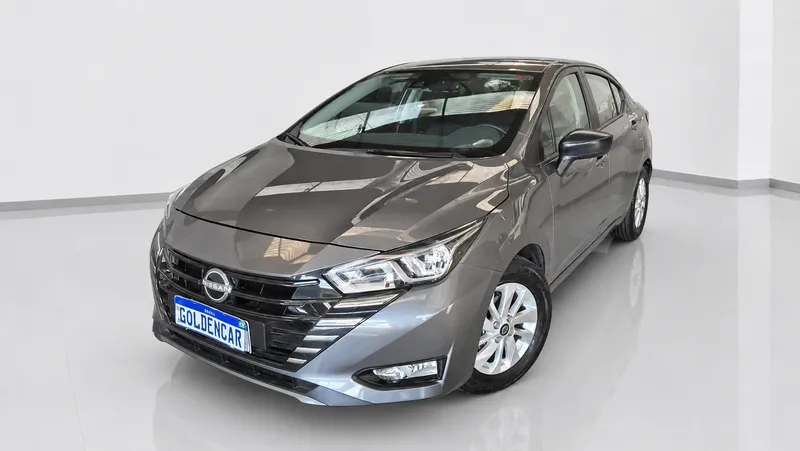Nissan Versa Cinza