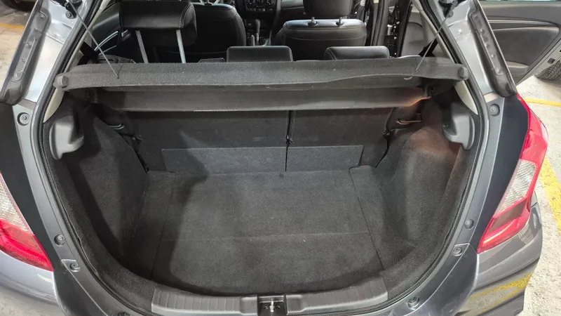Honda Fit Cinza