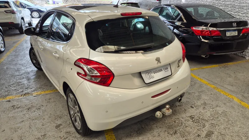 Peugeot 208 Branco