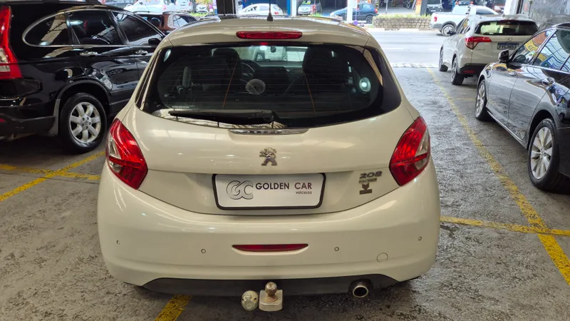 Peugeot 208 Branco
