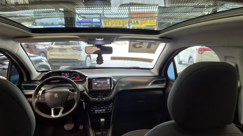 Peugeot 208 Branco