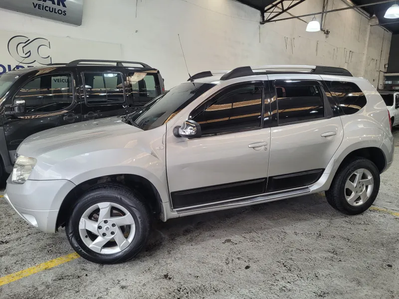 Renault Duster Prata
