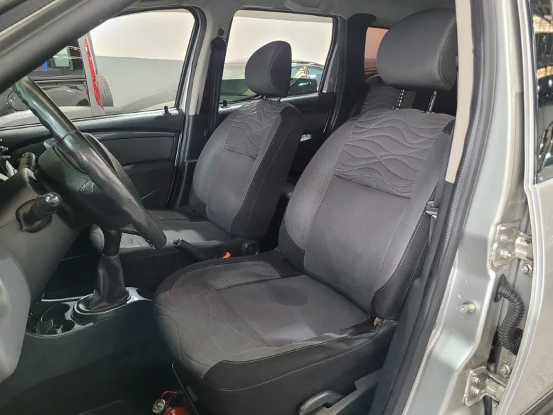 Renault Duster Prata
