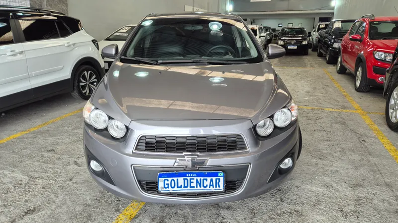 Chevrolet Sonic Sedan Cinza