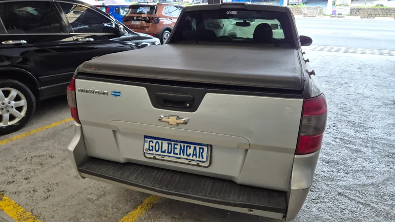 Chevrolet Montana Prata