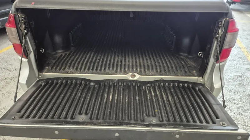 Chevrolet Montana Prata