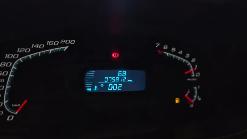 Chevrolet Montana Prata