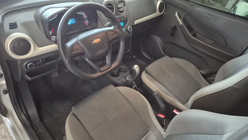 Chevrolet Montana Prata