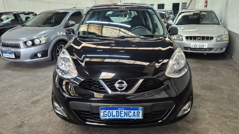 Nissan March Preto