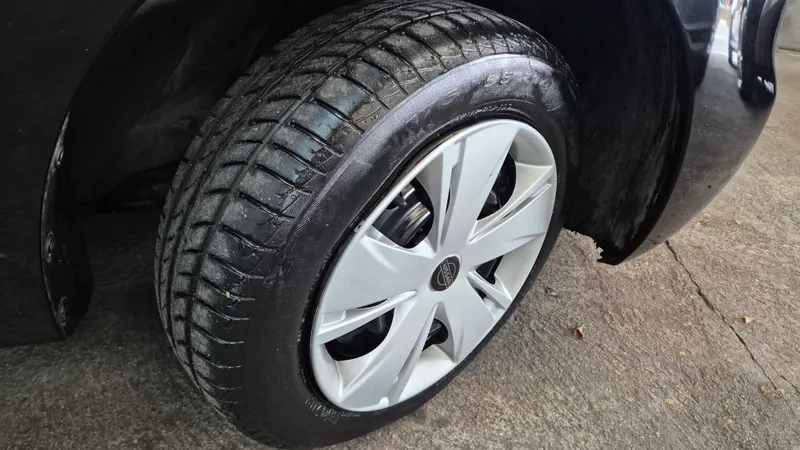 Nissan March Preto