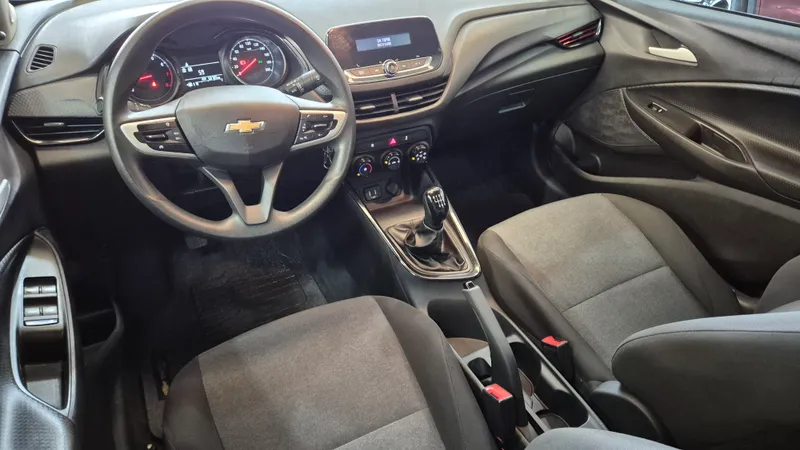 Chevrolet Onix Vermelho