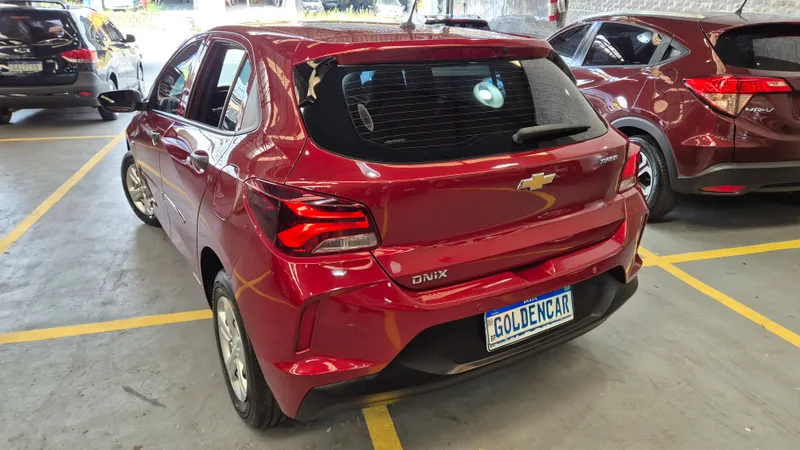 Chevrolet Onix Vermelho