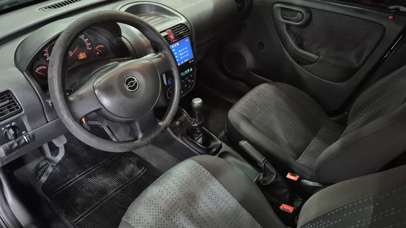 Chevrolet Corsa Hatch Preto