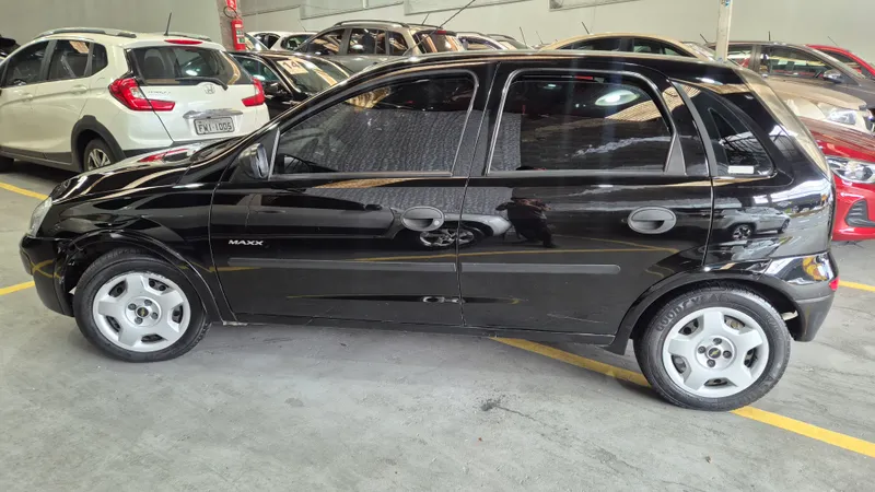 Chevrolet Corsa Hatch Preto