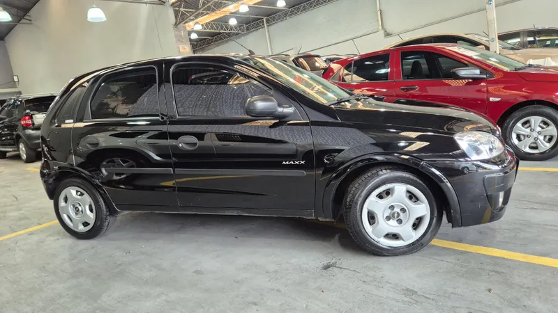 Chevrolet Corsa Hatch Preto