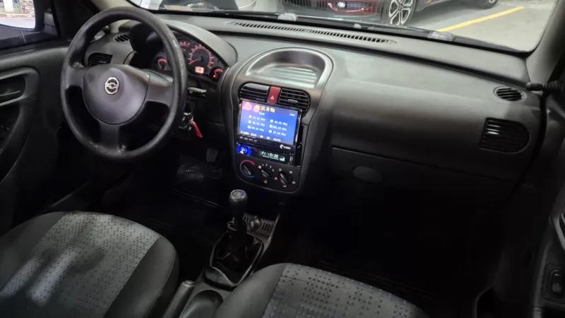 Chevrolet Corsa Hatch Preto