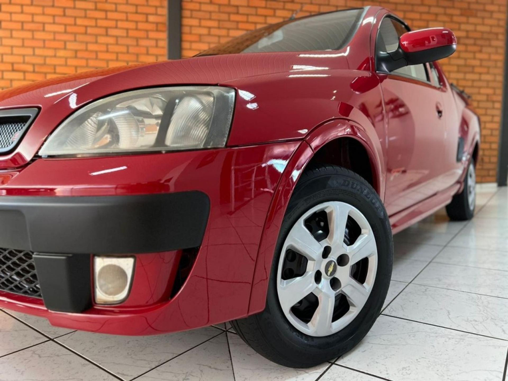 Chevrolet Montana Vermelho