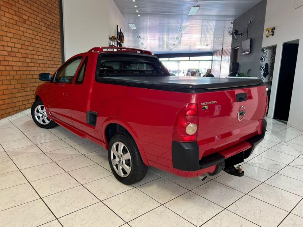 Chevrolet Montana Vermelho