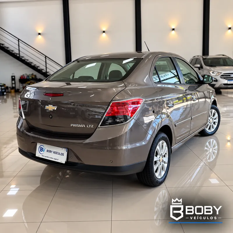 Chevrolet Prisma Marrom