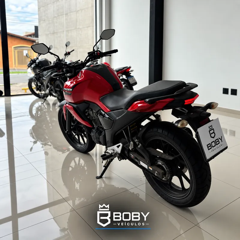 Yamaha FZ15 Vermelho